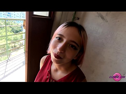 ❤️ د شاګرد حساسیت په بهر کې یو اجنبی سړی وخوري - د هغه په مخ کې مقعد پورن